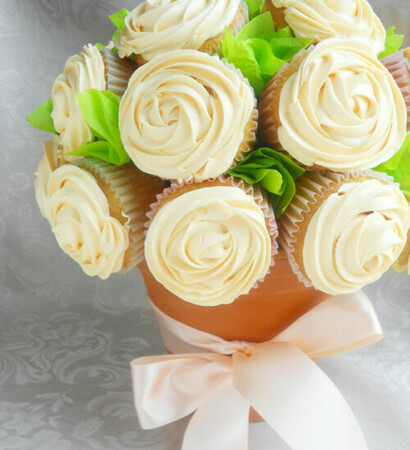 ribbon, bouquet of cupcakes and green