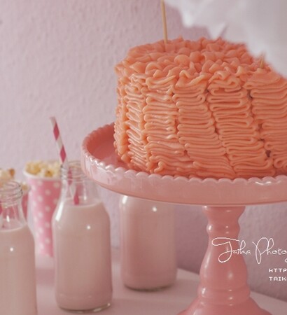 cake, sweet table and pink