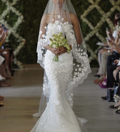 gown and en