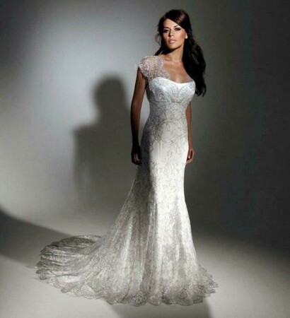 layers, wedding gown and lace