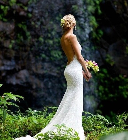 nature, low back and dress