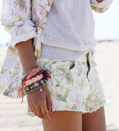 dress, necklace and pearl