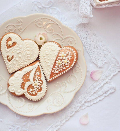 heart cookies, wedding cookies and encaje icing