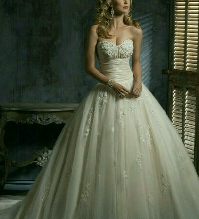 party, sweetheart neckline and hair