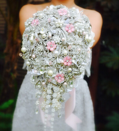 broach bouquet, Valentine's Day and wedding bouquet