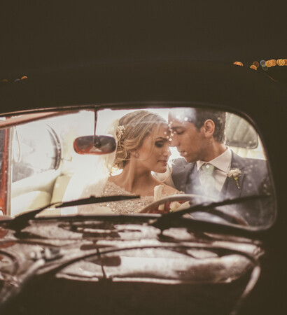 bride and groom, fusca and car