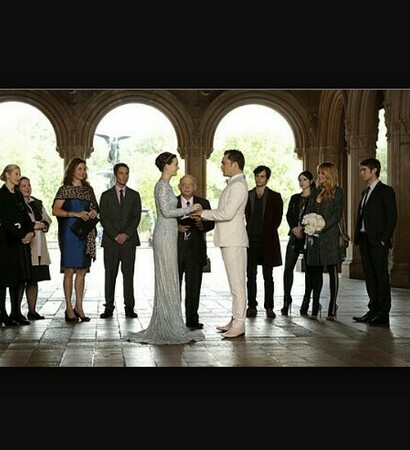 chair, gossip girl and chuck