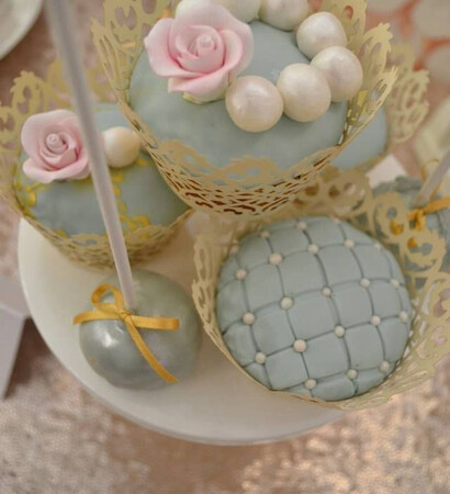 flowers, vintage and glitz