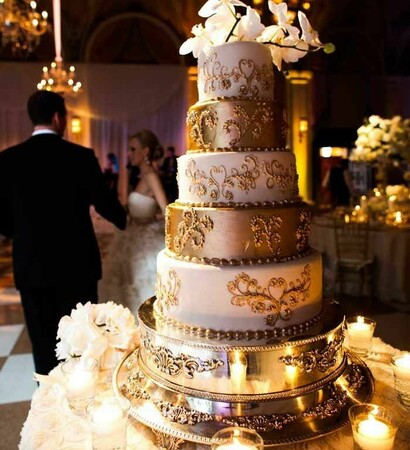 gold, brodery and cakes