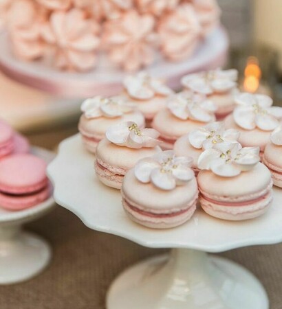 cupcake, macarons and love