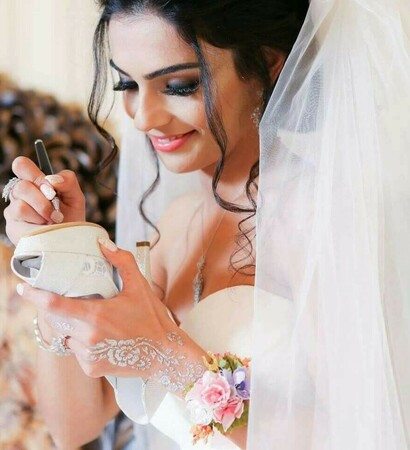 wedding day, shoes and wedding girl
