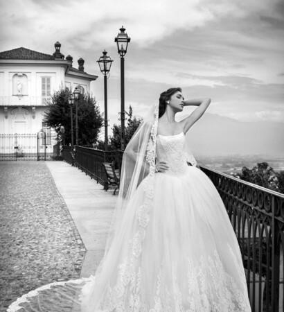 wedding dress and alessandra rinaudo