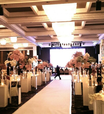 wedding hall, wedding flowers and indoor wedding