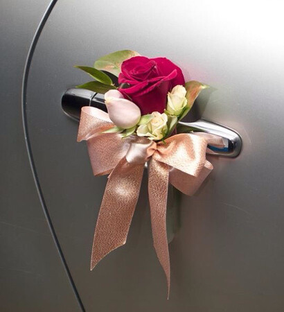 ribbons, cars and decors