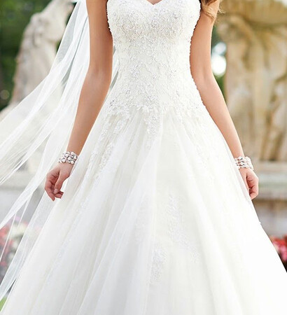 wedding dress, dressed in white and marriage