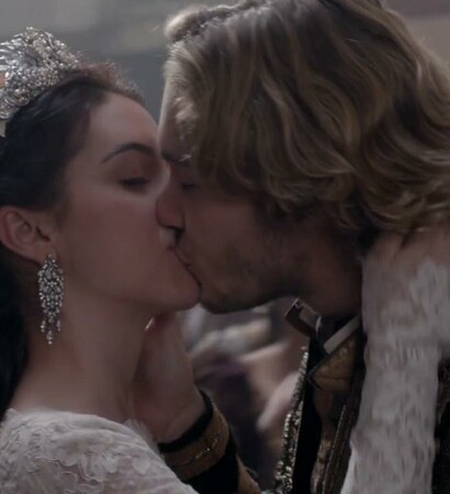 adelaide kane, kiss and love