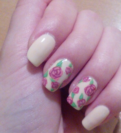 nails art, roses and beauty