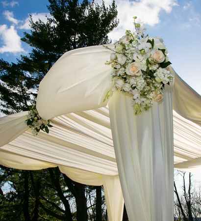 wedding flowers, wedding arch and bouquet