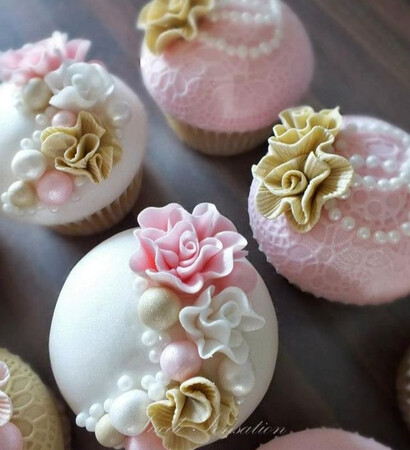 cupcakes, dessert and vintage decor