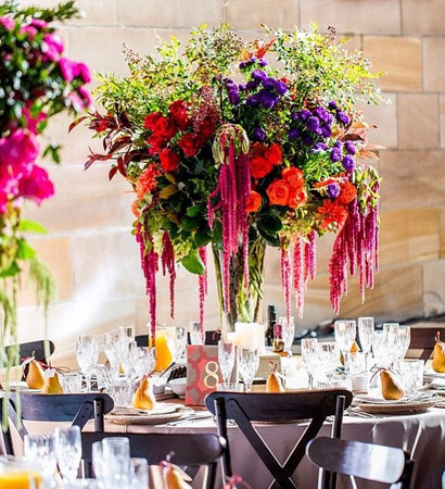 flores, table and plan