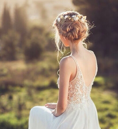 feminine, soft light and soft