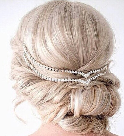 cosmetologist, blond and straight hair