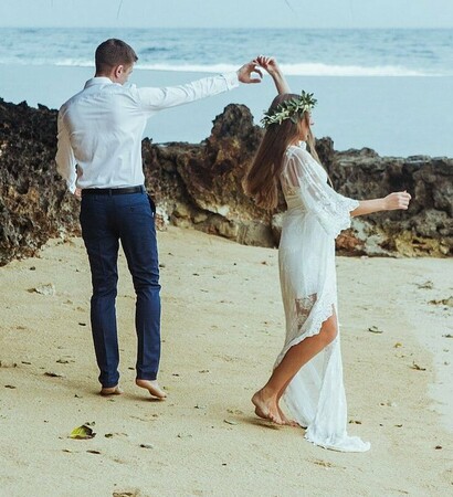 lace, messyhair and bride