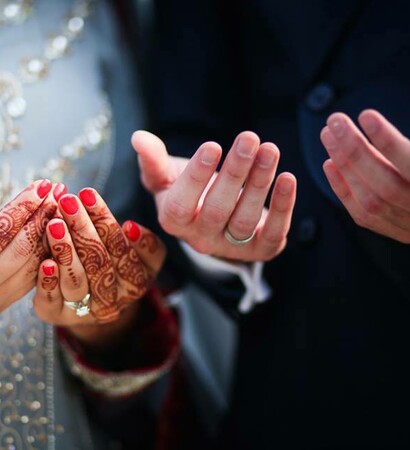 mehndi, pray and indian couple