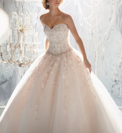sweetheart dress, wedding dress and organza dress