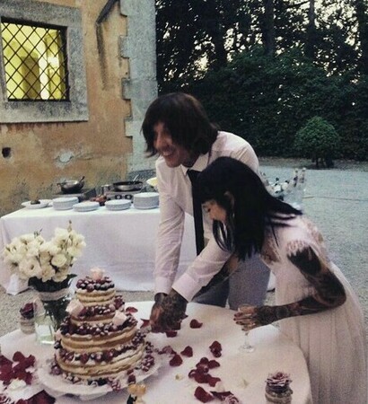 oliver sykes wedding, mrs and mr sykes and relationship goals