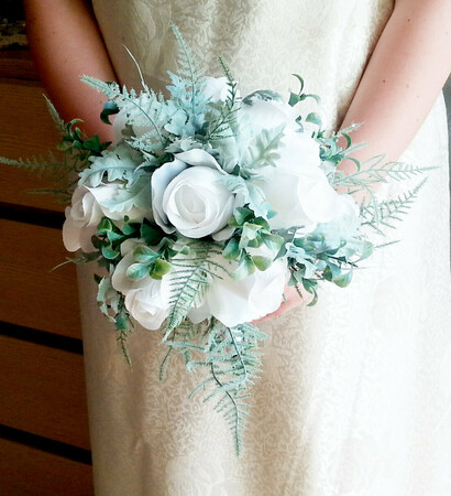 bouquet, winterwedding and whitebouquet