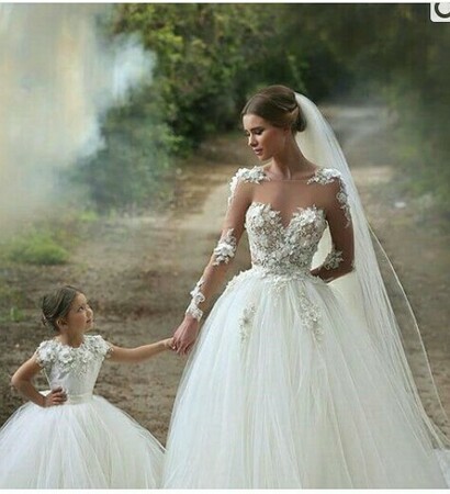 mother and daughter, style and dress