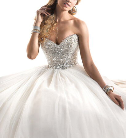 sleeveless dress, beading dress and wedding dress