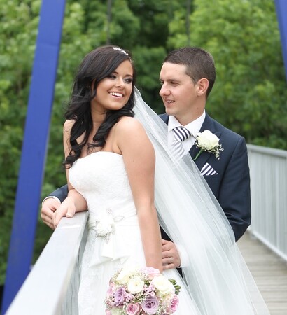 bride, bouquet and photograph