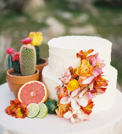 cacti, wedding cake and wedding inspo