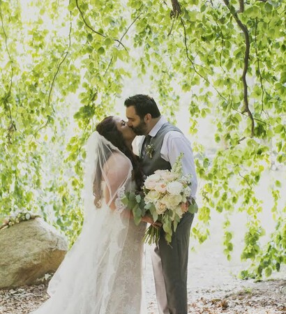bouquet, kiss and wildflowers
