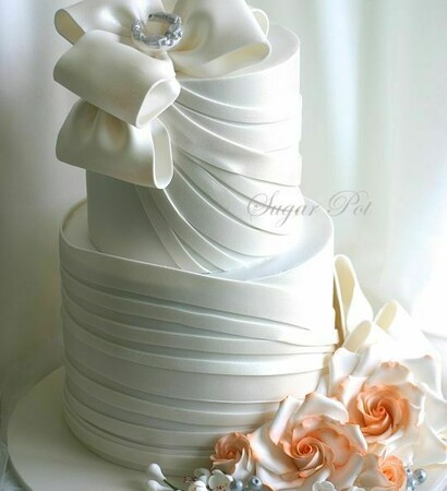bows, two tier and white