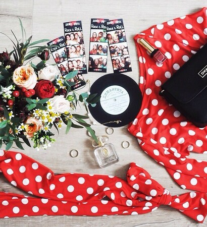 red, rock and roll and flowers