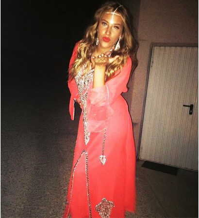 marocaine, caftan and rose