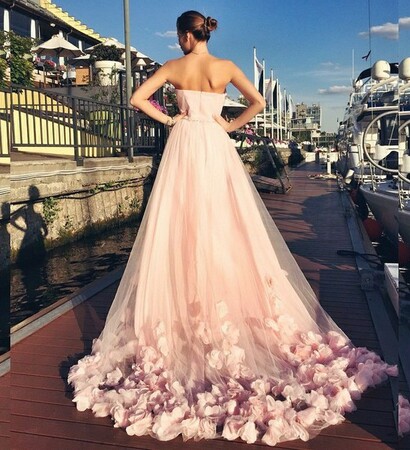 photography, outfit and queen dress