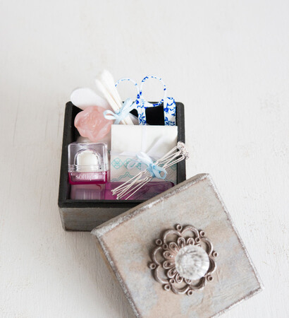 favour, confetti.co.uk and bridesmaid