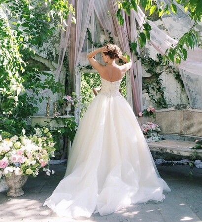 ivy, romance and decor