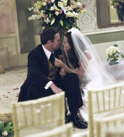 new family, monica&chandler and mattew perry