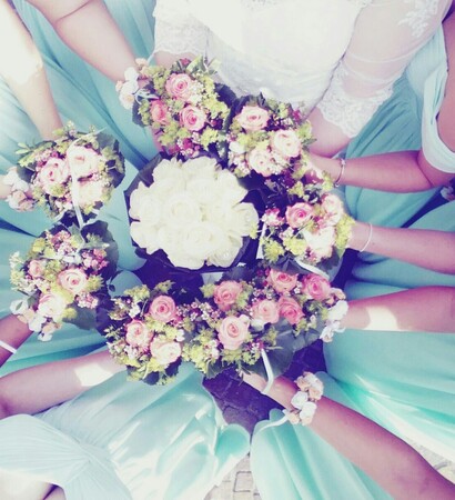 brautjungfern and bride