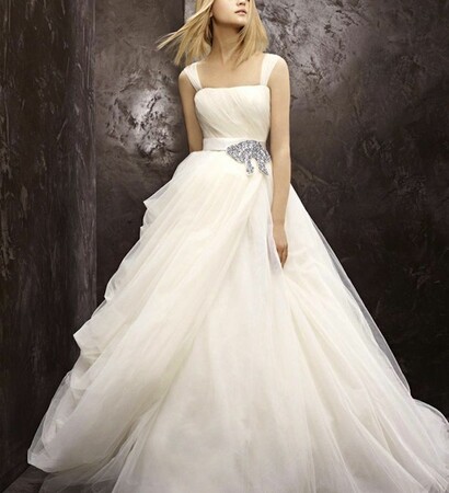 decolletage, rosie tupper and gown
