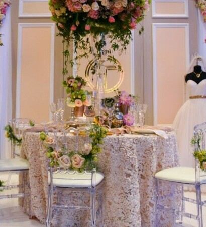 flores, decoracion and sillas