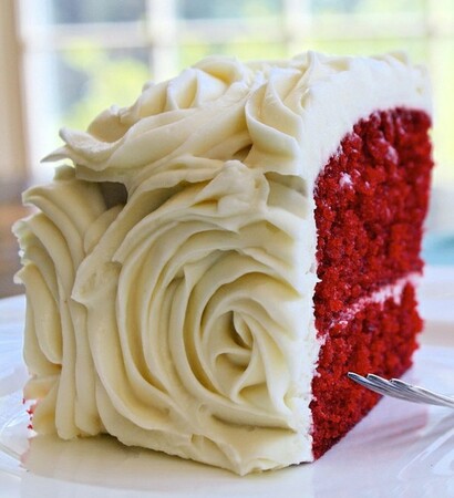 roses, wedding cake and red