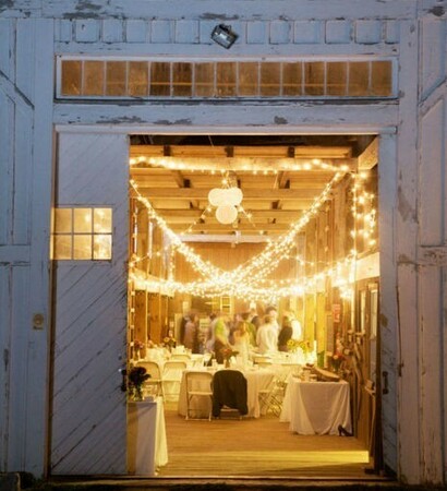 rustic wedding, fairy lights and party