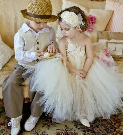 dress, flower and corazon