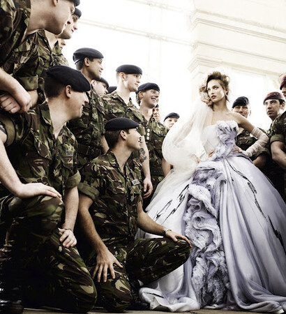 pose, white dress and soldiers